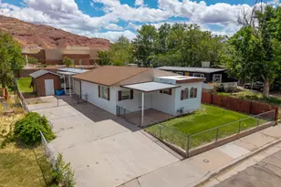 476 N Cliffview Dr, Moab, UT 84532 - Photo 3