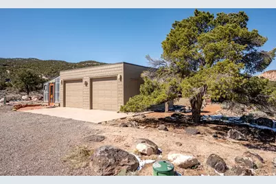 1390 S Flat Rabbit Rd, Teasdale, UT 84773 - Photo 33