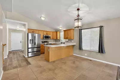 90 W Cottage Ave, Sandy, UT 84070 - Photo 13