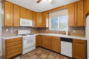 174 W American Ave, Murray, UT 84107 - Photo 5