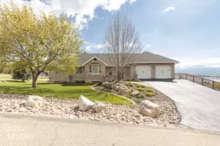 652 N Radford Ln, Eden, UT 84310 - Photo 3