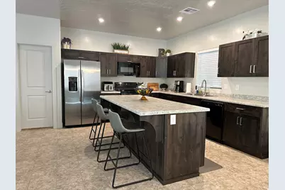 528 S Riverbed Dr, Washington, UT 84780 - Photo 9