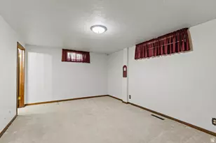 263 Stewart Dr, River Heights, UT 84321 - Photo 19