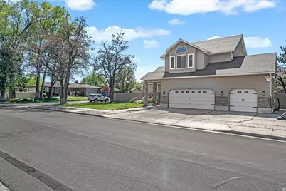 11134 S Prescott Dr, Sandy, UT 84093 - Photo 3