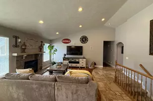314 E Brown Farm Ln, Draper, UT 84020 - Photo 3