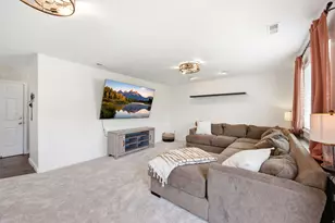 2039 Fremont Crest Ave, Syracuse, UT 84075 - Photo 5