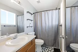 2039 Fremont Crest Ave, Syracuse, UT 84075 - Photo 17
