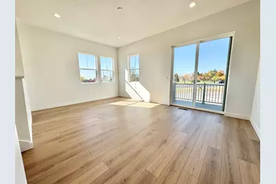 1650 N Main St, Layton, UT 84041 - Photo 3