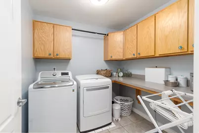 2573 E Kays Creek Dr N, Layton, UT 84040 - Photo 25