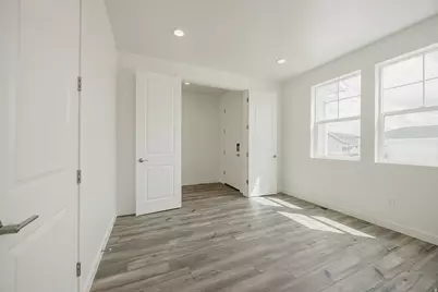 2275 E Granite Ln, Eagle Mountain, UT 84005 - Photo 9