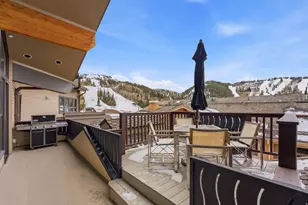 7620 Royal St, Deer Valley, UT 84060 - Photo 13