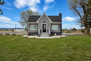 296 W 300 S, Loa, UT 84747 - Photo 1