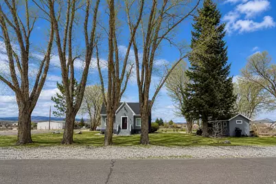 296 W 300 S, Loa, UT 84747 - Photo 25
