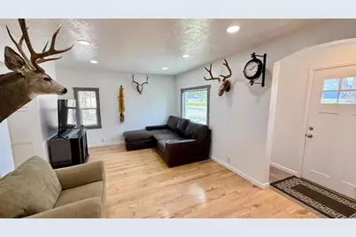 296 W 300 S, Loa, UT 84747 - Photo 3