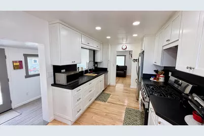 296 W 300 S, Loa, UT 84747 - Photo 7