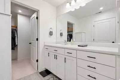 4423 E Longleaf Ln, Eagle Mountain, UT 84005 - Photo 11
