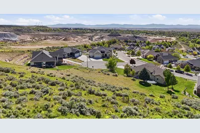 1329 E Kaylynne Cir, Brigham City, UT 84302 - Photo 7