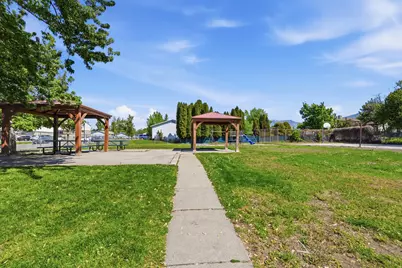1088 Nayon Dr #J, Layton, UT 84040 - Photo 23