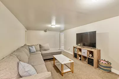 6075 S 2125 W, Roy, UT 84067 - Photo 23