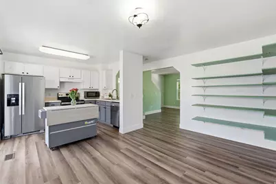 367 E 525 S, Clearfield, UT 84015 - Photo 5