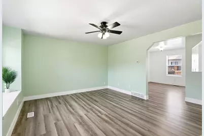 367 E 525 S, Clearfield, UT 84015 - Photo 7