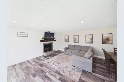 215 W 700 N, Clearfield, UT 84015 - Photo 3