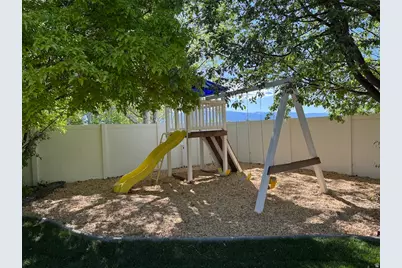 2387 W 650 N, Layton, UT 84041 - Photo 27