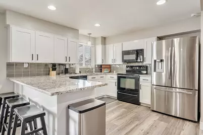 9926 S Lannae Dr, Sandy, UT 84094 - Photo 5