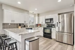 9926 S Lannae Dr, Sandy, UT 84094 - Photo 5