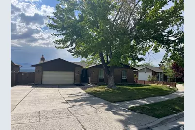 9926 S Lannae Dr, Sandy, UT 84094 - Photo 1