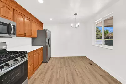 31 W Gordon Ave, Layton, UT 84041 - Photo 17