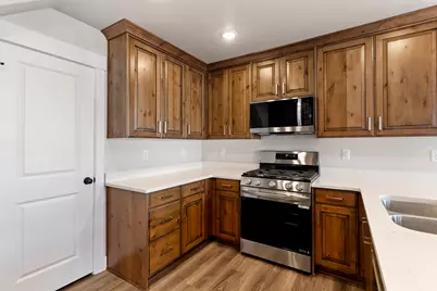 3122 N 1675 E, Layton, UT 84040 - Photo 5