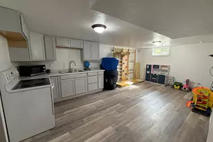 137 W 100 S, Spanish Fork, UT 84660 - Photo 11