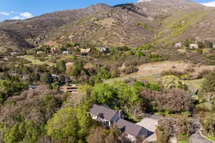 6069 S 2900 E, Uintah, UT 84403 - Photo 9