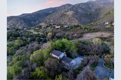 6069 S 2900 E, Uintah, UT 84403 - Photo 5