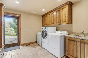 1291 S Innsbruck Dr E, Huntsville, UT 84317 - Photo 57