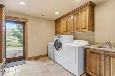 1291 S Innsbruck Dr E, Huntsville, UT 84317 - Photo 53