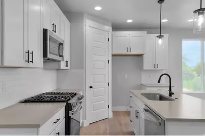 504 W Maidengrass Way, Draper, UT 84020 - Photo 13