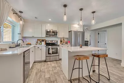 1071 N Jamie-Matt Cir W, Layton, UT 84041 - Photo 3