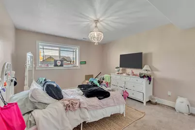 1071 N Jamie-Matt Cir W, Layton, UT 84041 - Photo 5