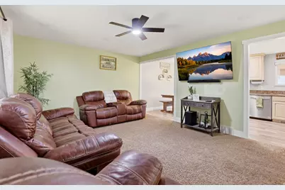 611 W 1635 N, Clinton, UT 84015 - Photo 5