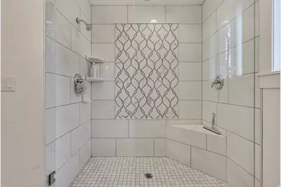 610 N Main St, Centerville, UT 84014 - Photo 17