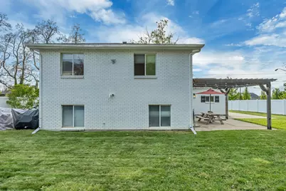 610 N Main St, Centerville, UT 84014 - Photo 27