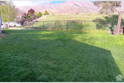 2564 N 2600 E, Layton, UT 84040 - Photo 55
