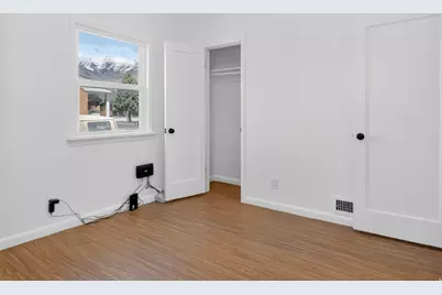 945 N 200 E, Orem, UT 84057 - Photo 11