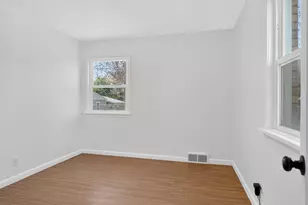 945 N 200 E, Orem, UT 84057 - Photo 13