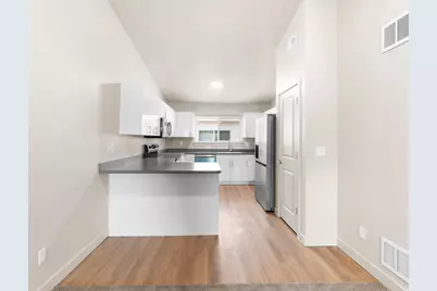 1140 W 950 N #D301, Orem, UT 84057 - Photo 7