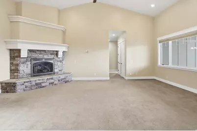 715 Bluff St, Hyde Park, UT 84318 - Photo 7