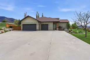 715 Bluff St, Hyde Park, UT 84318 - Photo 47