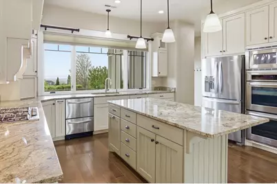 715 Bluff St, Hyde Park, UT 84318 - Photo 3